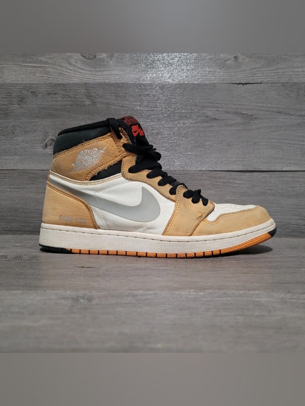 Jordan Retro 1 High Element Gore-Tex Men's Sz 8 Light Curry DB2889-700